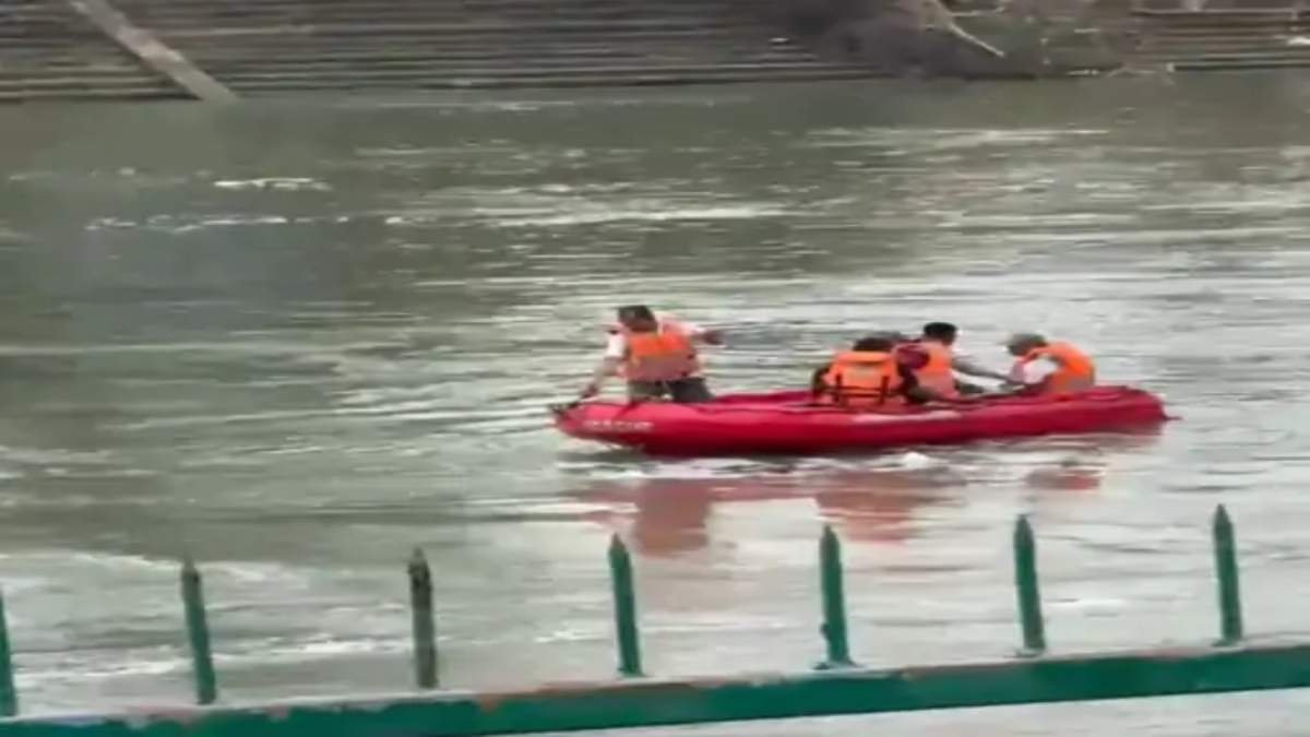 रक्षाबंधन के दिन बड़ा हादसा: बहन की अस्थियां विसर्जित करने गया युवक नदी में डूबा, खोज जारी