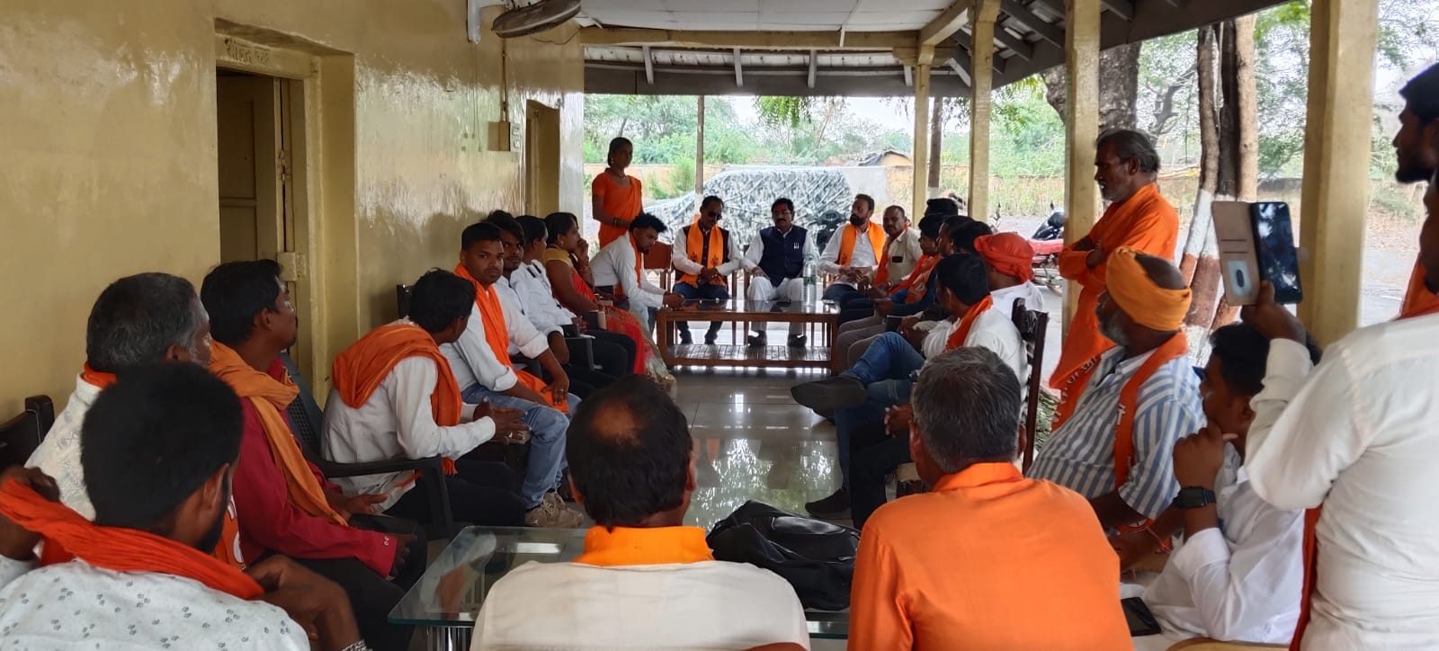 डीजल-पेट्रोल संकट और संगठन विस्तार पर शिवसेना UBT की बैठक, नांदघाट में जुटे तीन जिलों के पदाधिकारी