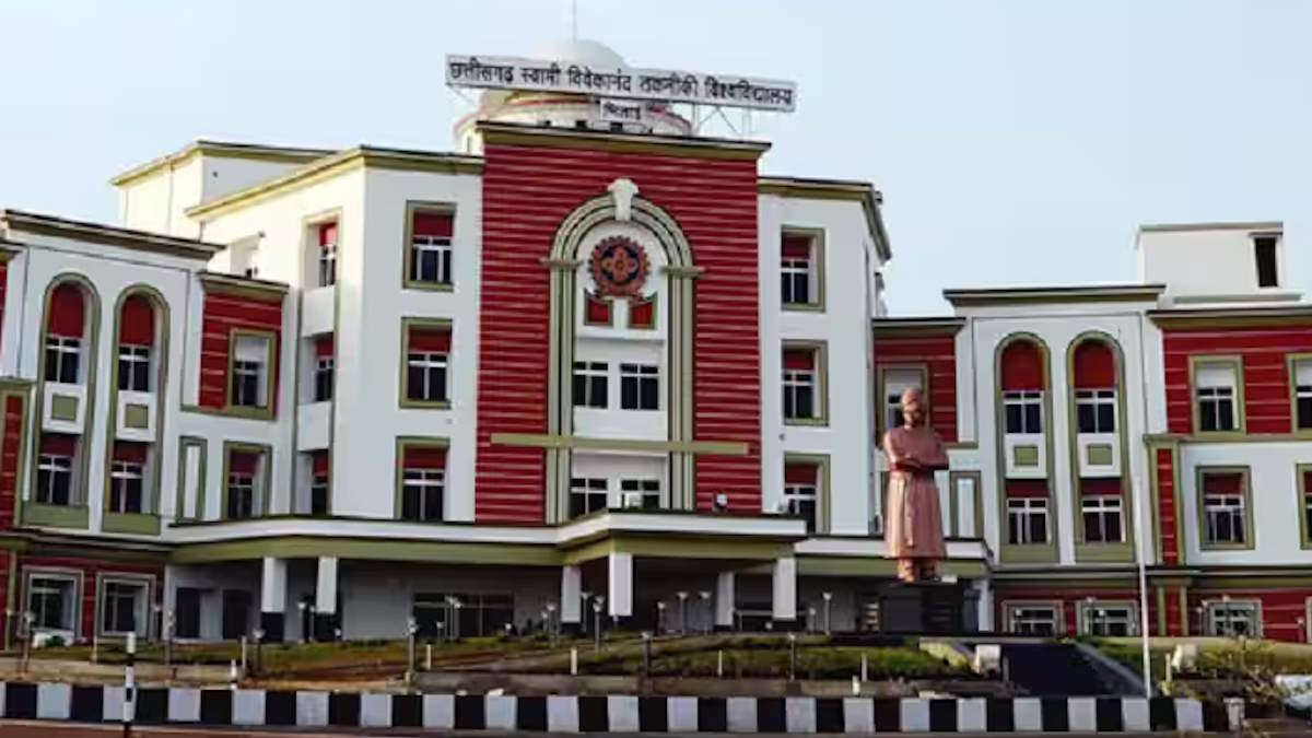CSVTU का बड़ा फैसला: YITM के 68 बीटेक छात्रों का दूसरे कॉलेजों में ट्रांसफर, 1 सितंबर तक लेना होगा प्रवेश